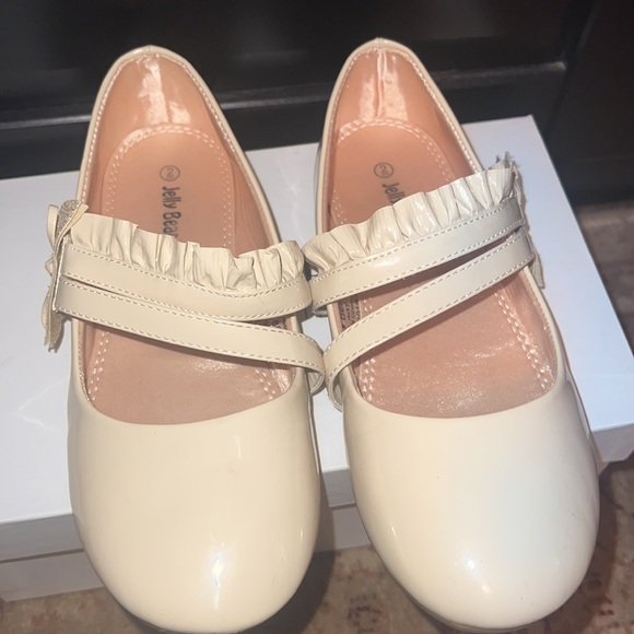 Jelly Beans Mary Jane flats cream color size 2 - Picture 2 of 2